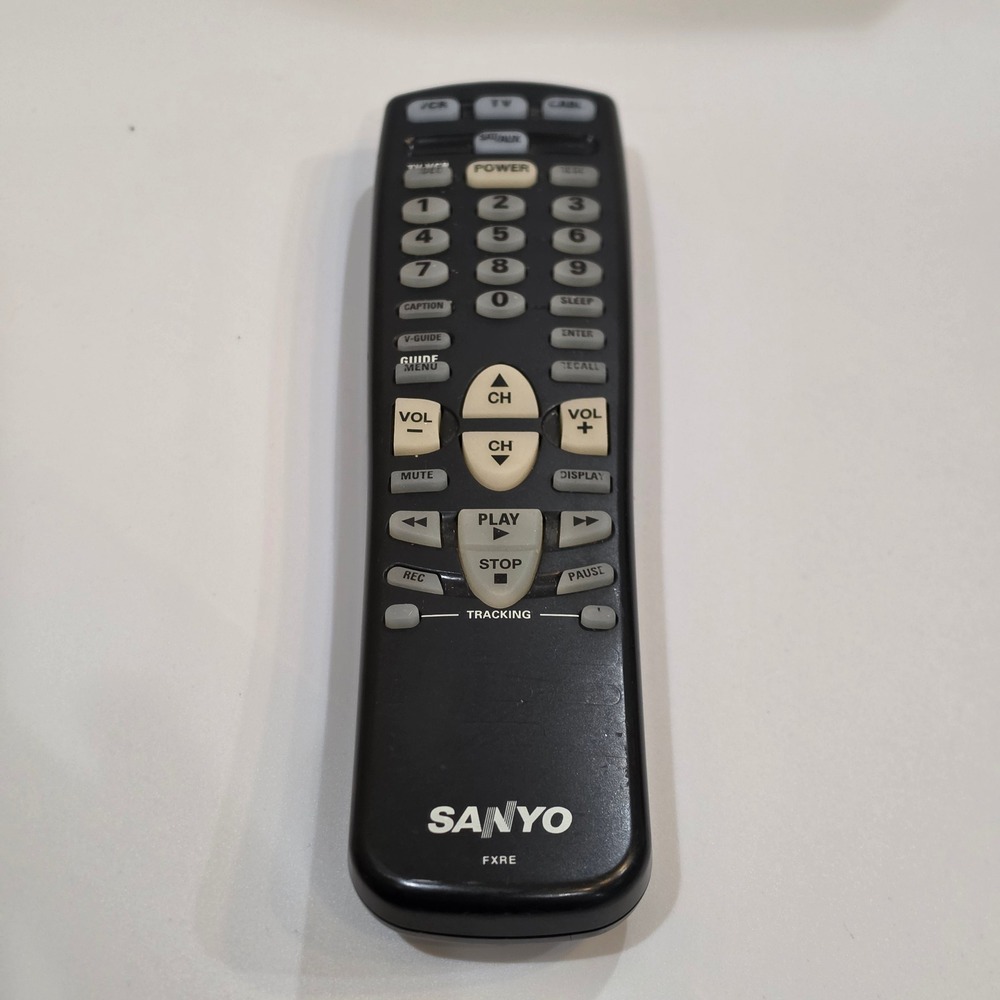 Sanyo FXRE Universal Remote Control TV VCR Cable SAT Black Excellent Handheld